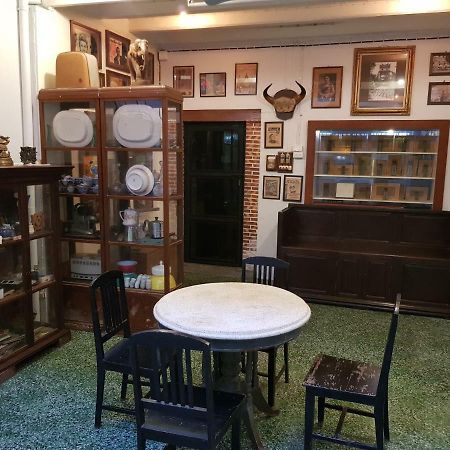 The Roo Classic Hometel Сонгкла Екстериор снимка