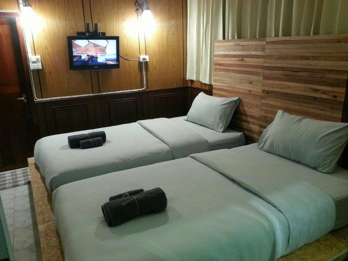 The Roo Classic Hometel Сонгкла Екстериор снимка